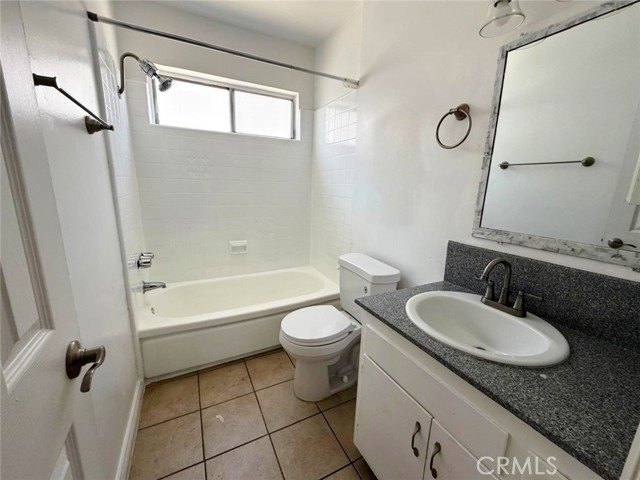 8371 Northgate Ave, Canoga Park CA: https://media.crmls.org/medias/8be30416-b2f7-4fd2-a58d-4aab55ec3ac7.jpg
