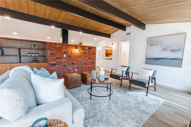 5835 Los Santos Way, Buena Park CA: https://media.crmls.org/medias/8be3258e-4a44-4e3a-8374-145863b78a07.jpg