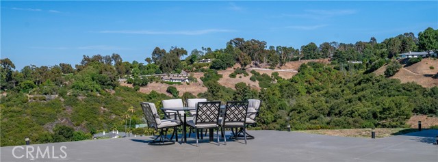 13 Buggy Whip Drive, Rolling Hills CA: https://media.crmls.org/medias/8be33e37-a39d-410b-abb1-a42a0ef21fcc.jpg