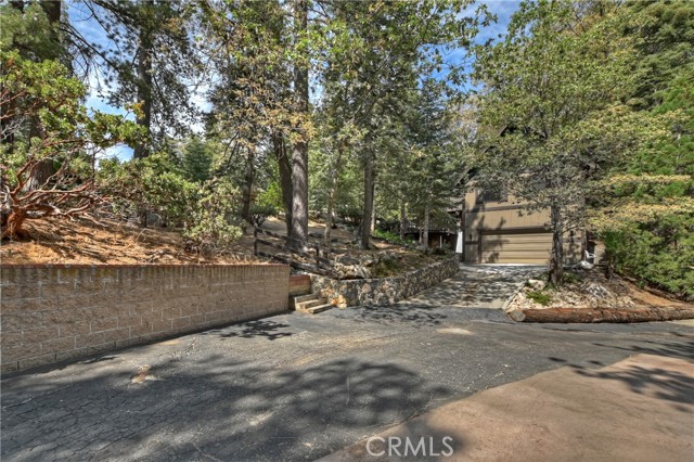 Detail Gallery Image 6 of 57 For 26146 Circle Dr, Lake Arrowhead,  CA 92352 - 3 Beds | 2 Baths