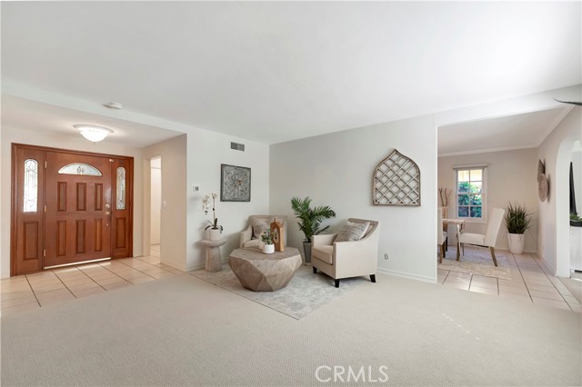 Detail Gallery Image 8 of 47 For 945 Lansing Ln, Costa Mesa,  CA 92626 - 4 Beds | 2 Baths