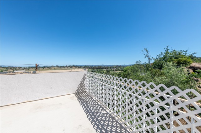 8665 Valley Circle Boulevard, West Hills CA: https://media.crmls.org/medias/8be64c26-f482-4403-91cc-a091baadeb39.jpg