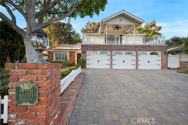 Detail Gallery Image 2 of 55 For 17101 Gledhill St, Northridge,  CA 91325 - 5 Beds | 3/1 Baths