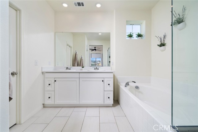 Detail Gallery Image 17 of 33 For 16620 Wyndham Ln #6,  Fontana,  CA 92336 - 3 Beds | 2/1 Baths