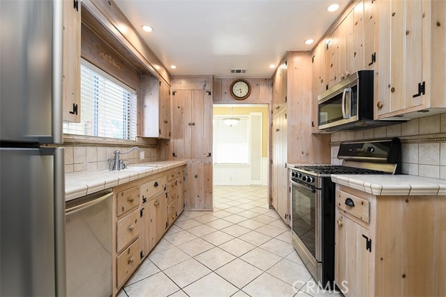 Detail Gallery Image 11 of 32 For 345 Walnut, Arcadia,  CA 91007 - 3 Beds | 3 Baths