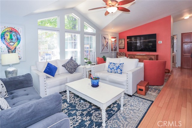 Detail Gallery Image 3 of 52 For 628 Los Angeles Ave, Sugarloaf,  CA 92386 - 3 Beds | 2 Baths