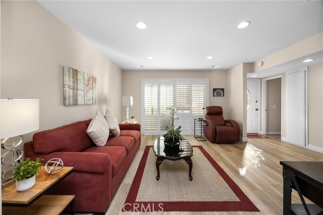 Image 6 of 46 For 6889 Danvers Drive