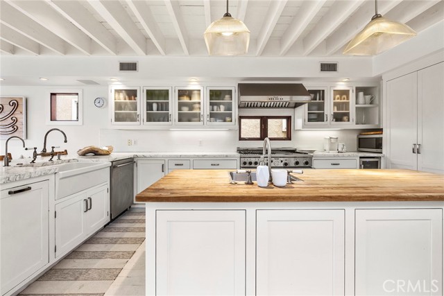Detail Gallery Image 8 of 45 For 235 Canal St, Newport Beach,  CA 92663 - 4 Beds | 3/1 Baths