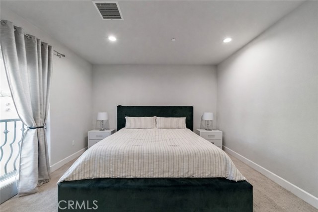 Detail Gallery Image 11 of 25 For 9834 Jersey #10,  Santa Fe Springs,  CA 90670 - 3 Beds | 3 Baths