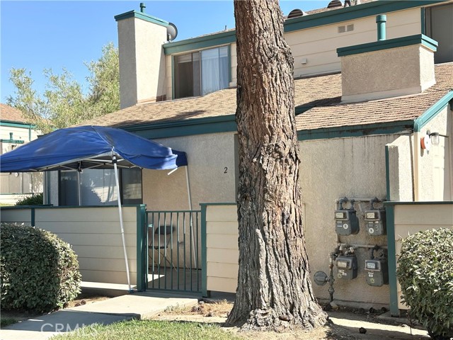 Detail Gallery Image 3 of 10 For 44514 15th St #2,  Lancaster,  CA 93535 - 2 Beds | 2 Baths