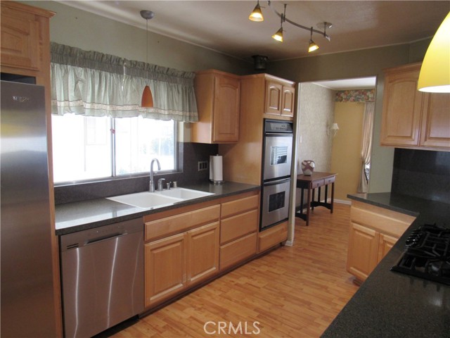 Detail Gallery Image 13 of 28 For 27701 Murrieta Rd #6,  Menifee,  CA 92586 - 2 Beds | 2 Baths