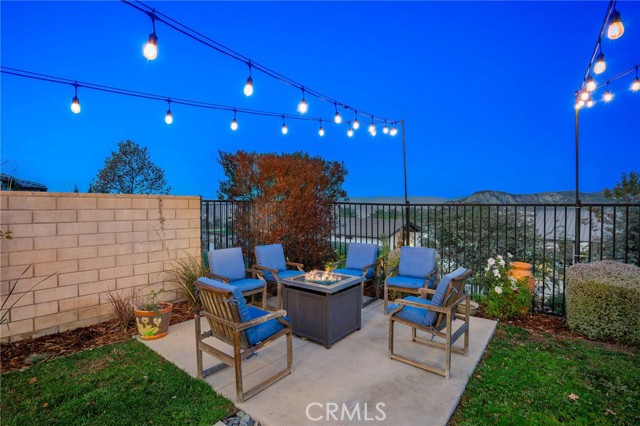 25140 Golden Maple Drive, Canyon Country CA: https://media.crmls.org/medias/8be9edec-23c6-4929-8fda-d703b847165e.jpg