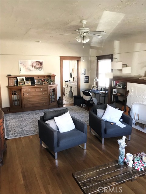 1116 E Appleton Street, Long Beach CA: https://media.crmls.org/medias/8bea6d34-283b-4b72-9afb-a8440764d66c.jpg