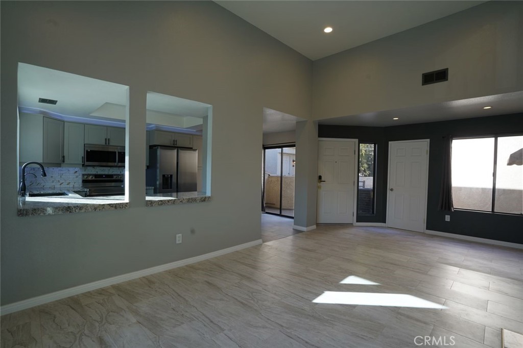 MLS #OC25116325 img 3
