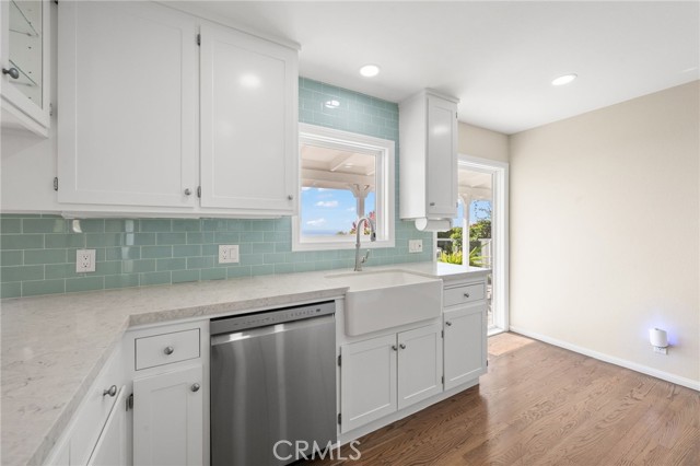 Detail Gallery Image 15 of 57 For 325 Heather Pl, Laguna Beach,  CA 92651 - 3 Beds | 2 Baths