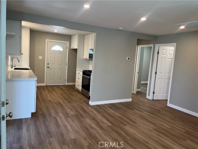 9335 Chimney Rock Lane, El Cajon CA: https://media.crmls.org/medias/8beb5019-79f9-4515-8f89-867212de3d40.jpg
