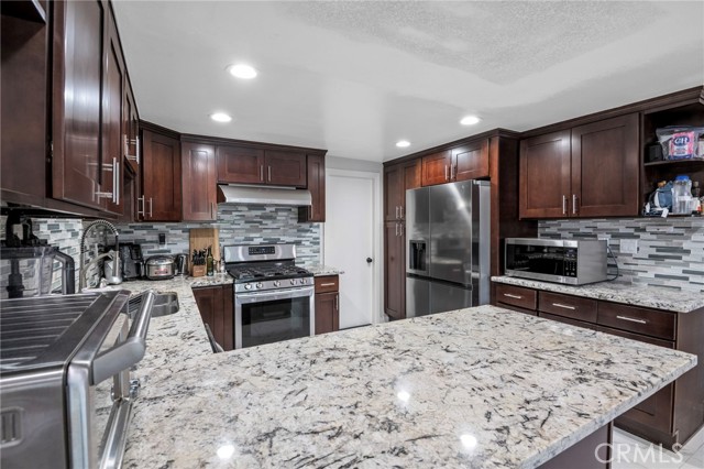 Detail Gallery Image 11 of 37 For 72 Cape Cod, Irvine,  CA 92620 - 4 Beds | 2/1 Baths