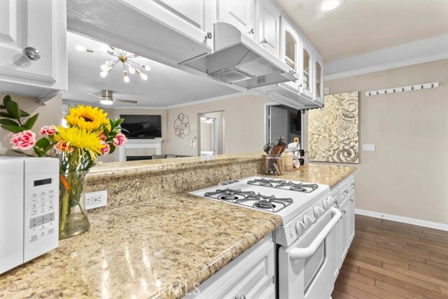 1001 Belmont Avenue, Long Beach CA: https://media.crmls.org/medias/8bebcae9-de71-4ac3-ab79-d1b02caead00.jpg