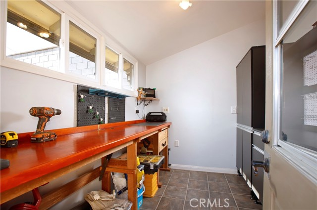 1321 Virginia Avenue, Glendale CA: https://media.crmls.org/medias/8bec998c-8496-47f3-8895-c328e3afb952.jpg