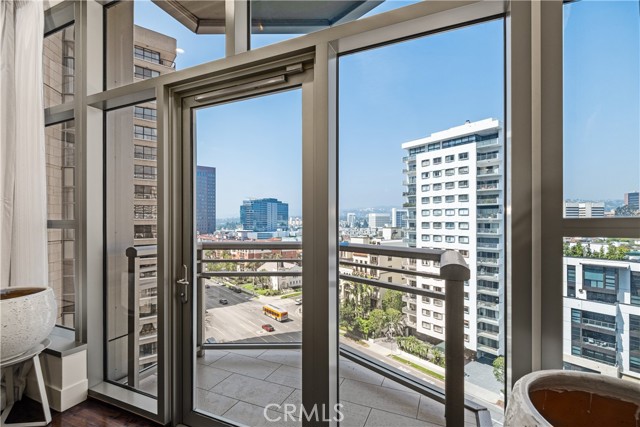 Detail Gallery Image 39 of 51 For 10776 Wilshire Bld #901,  Los Angeles,  CA 90024 - 2 Beds | 2/1 Baths