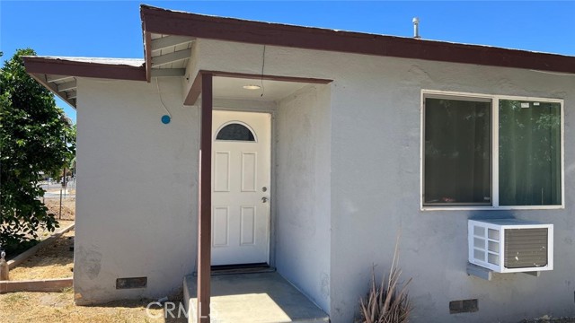 320 E Acacia Avenue, Hemet CA: https://media.crmls.org/medias/8bed84ab-e76b-4a16-983e-291f82925e13.jpg