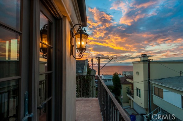 3105 Alma Avenue, Manhattan Beach, California 90266, 3 Bedrooms Bedrooms, ,4 BathroomsBathrooms,Residential,Sold,Alma,SB17010414