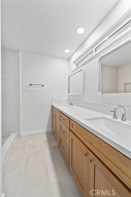 343 W Orchard Street, Rialto CA: https://media.crmls.org/medias/8bee0d64-6b0d-418b-bddf-dabab89c747f.jpg