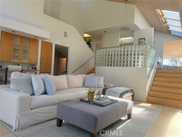 Detail Gallery Image 10 of 44 For 621 6th, Manhattan Beach,  CA 90266 - 3 Beds | 3/1 Baths