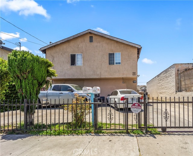 730 W 52 Place, Los Angeles CA: https://media.crmls.org/medias/8beec1aa-a7f1-48e7-9318-9a5994a52087.jpg