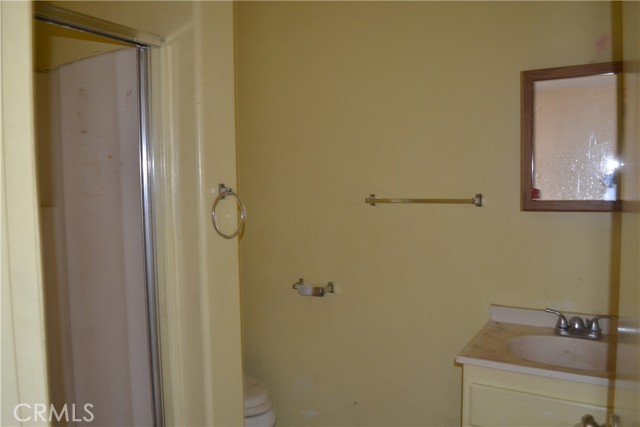 2121 N Pass Avenue, Burbank CA: https://media.crmls.org/medias/8befa284-51cf-49fb-9ba7-e71f183e2bd4.jpg
