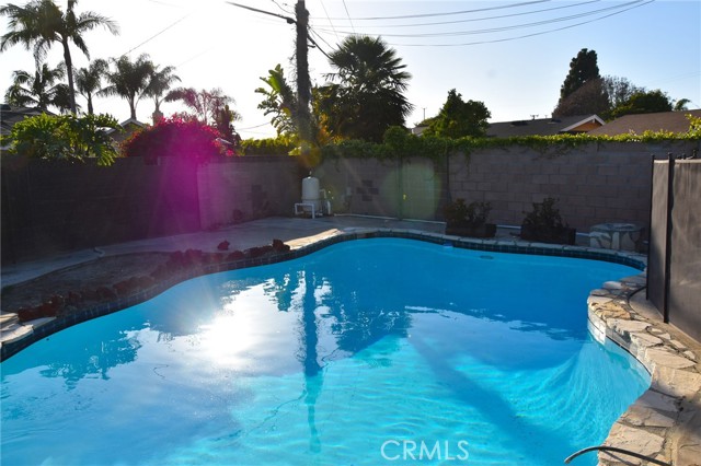 Detail Gallery Image 41 of 43 For 16131 Nassau Ln, Huntington Beach,  CA 92649 - 3 Beds | 3 Baths