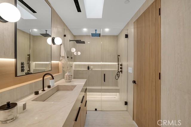 Detail Gallery Image 27 of 63 For 11107 Kling St, North Hollywood,  CA 91602 - 4 Beds | 4 Baths