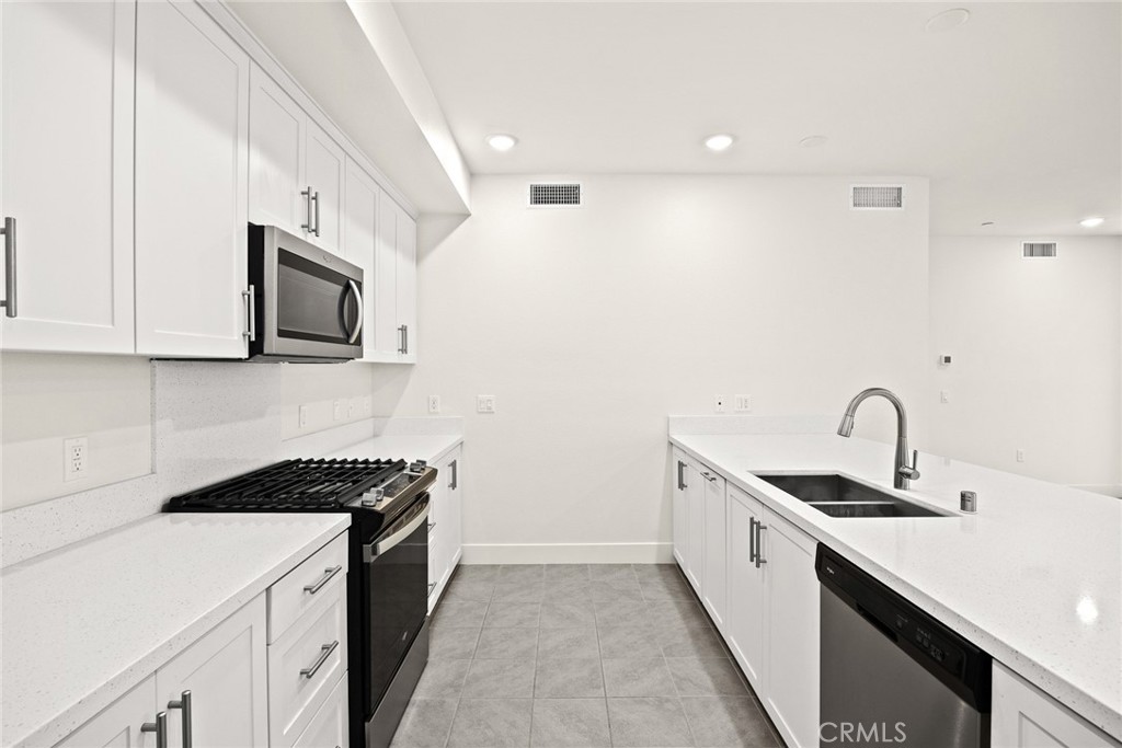 8bf05d1b 8066 4520 851c 322785fd0c4e