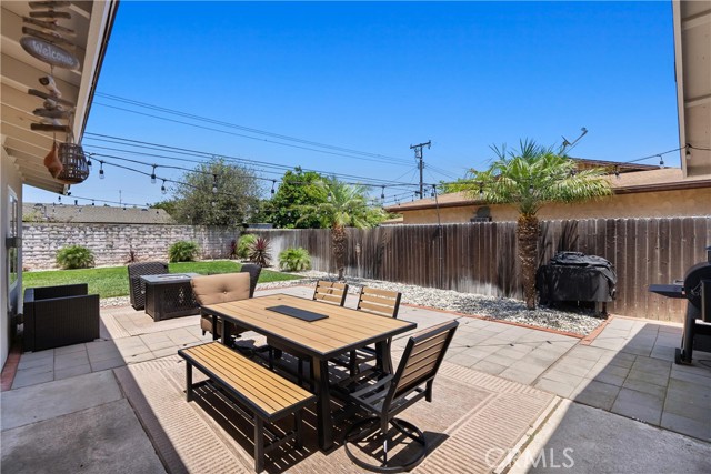 10171 Kukui Drive, Huntington Beach CA: https://media.crmls.org/medias/8bf13554-57f2-452c-9235-17d3de17e112.jpg