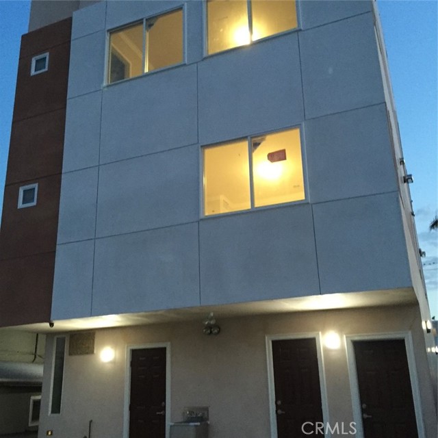 Detail Gallery Image 14 of 19 For 16754 Pacific Coast Hwy #B,  Sunset Beach,  CA 90742 - 3 Beds | 3 Baths