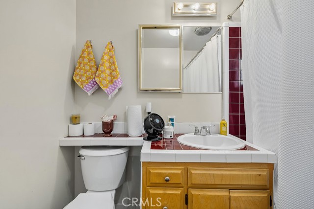 Detail Gallery Image 15 of 38 For 2027 W 93rd, Los Angeles,  CA 90047 - 3 Beds | 3 Baths