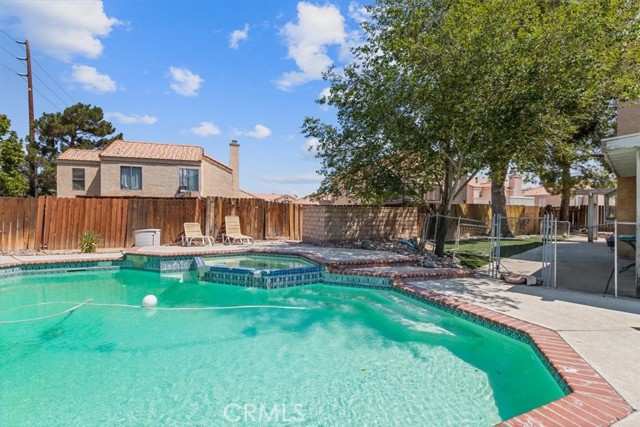 4023 Lexington Court, Palmdale CA: https://media.crmls.org/medias/8bf2f857-586c-44d8-a5e7-b685c8d39690.jpg