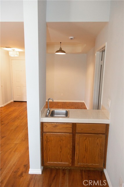 Detail Gallery Image 10 of 34 For 5420 Sylmar Ave #105,  Sherman Oaks,  CA 91401 - 2 Beds | 2 Baths