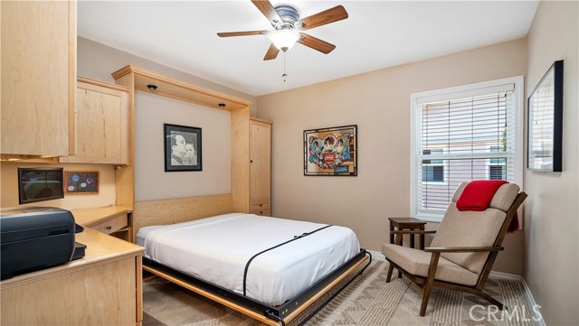 5215 E Monlaco Road, Long Beach CA: https://media.crmls.org/medias/8bf33288-dc3b-46c2-a9b7-c100ec56d08a.jpg