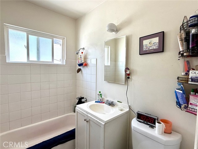 Detail Gallery Image 39 of 47 For 5231 Roseland, Los Angeles,  CA 90016 - – Beds | – Baths