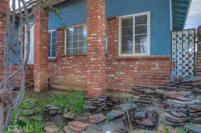 Detail Gallery Image 6 of 48 For 917 Stanford Ct, Bakersfield,  CA 93305 - 4 Beds | 2 Baths