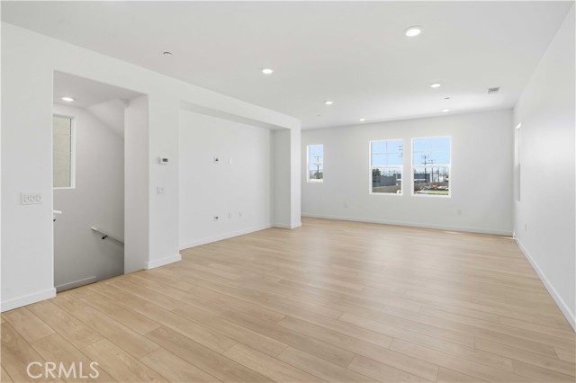 Detail Gallery Image 12 of 33 For 2513 Iconic St, South El Monte,  CA 91733 - 4 Beds | 3/1 Baths