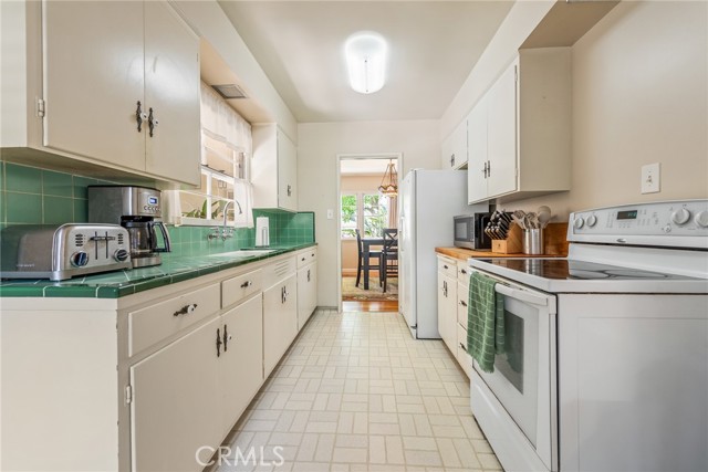 Detail Gallery Image 11 of 34 For 3845 Westwood Dr, Riverside,  CA 92504 - 3 Beds | 2 Baths