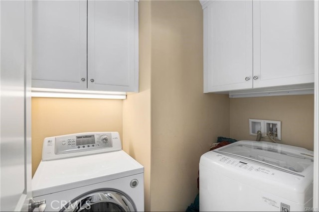 38 Larkfield, Irvine CA: https://media.crmls.org/medias/8bf5d760-fde7-47be-bb97-d4d2a8cd155d.jpg