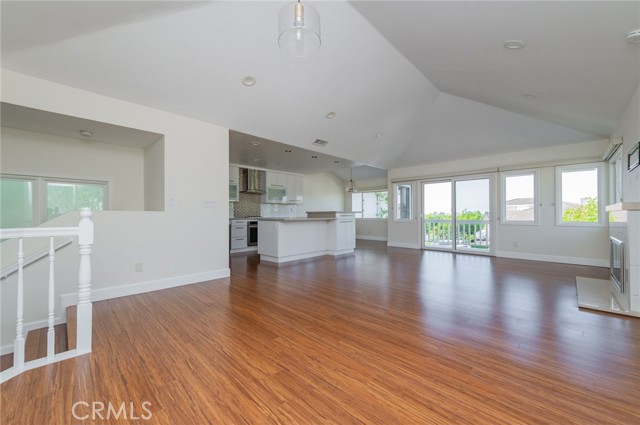 Detail Gallery Image 14 of 39 For 820 Gardenia, Corona Del Mar,  CA 92625 - 2 Beds | 2 Baths