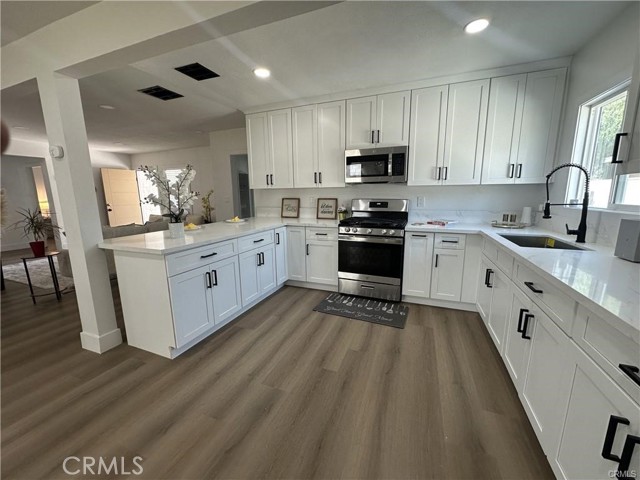 1598 W 7th, San Bernardino CA: https://media.crmls.org/medias/8bf6f0b0-e725-4af2-b4ff-cd6e5016b634.jpg