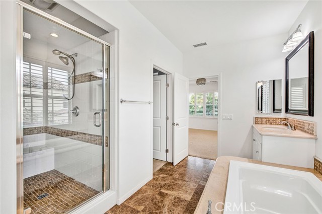 34 Somerton, Irvine CA: https://media.crmls.org/medias/8bf6f674-2cb4-4f08-909b-3a097af1d106.jpg