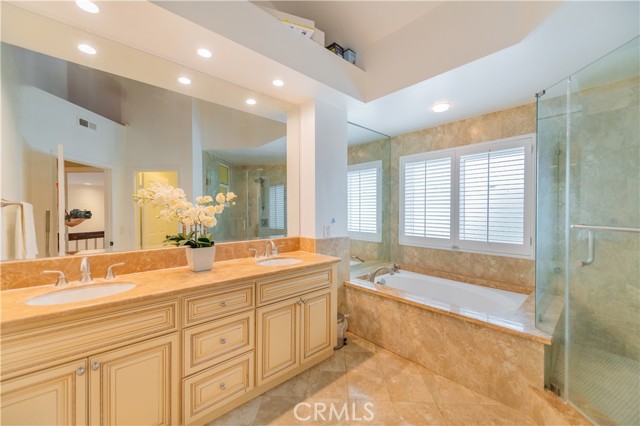 10 La Quinta, Irvine CA: https://media.crmls.org/medias/8bf74e2f-61f2-49fc-b85d-46ce803ecea6.jpg