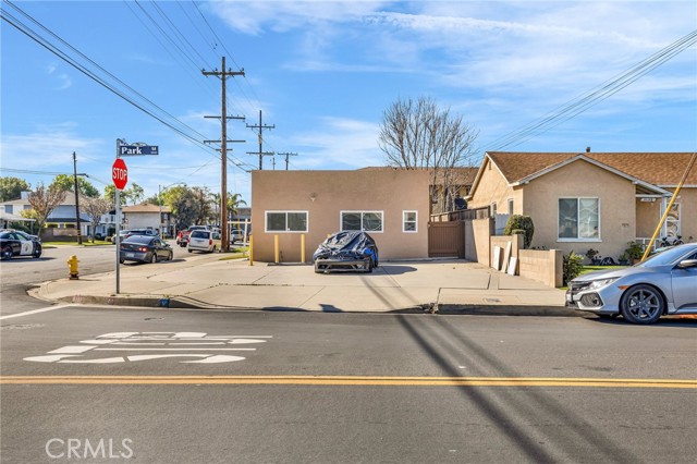 17105 Woodruff Avenue, Bellflower CA: https://media.crmls.org/medias/8bf7762c-8695-4100-bf78-5392cb03e496.jpg