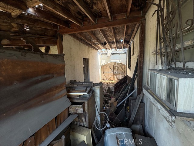 2391 Fashion Avenue, Long Beach CA: https://media.crmls.org/medias/8bf851ac-b8b6-4d22-970b-6be6eef825fe.jpg